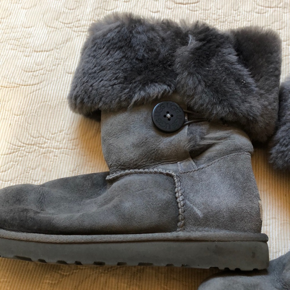 Ugg boots bailey button triplet